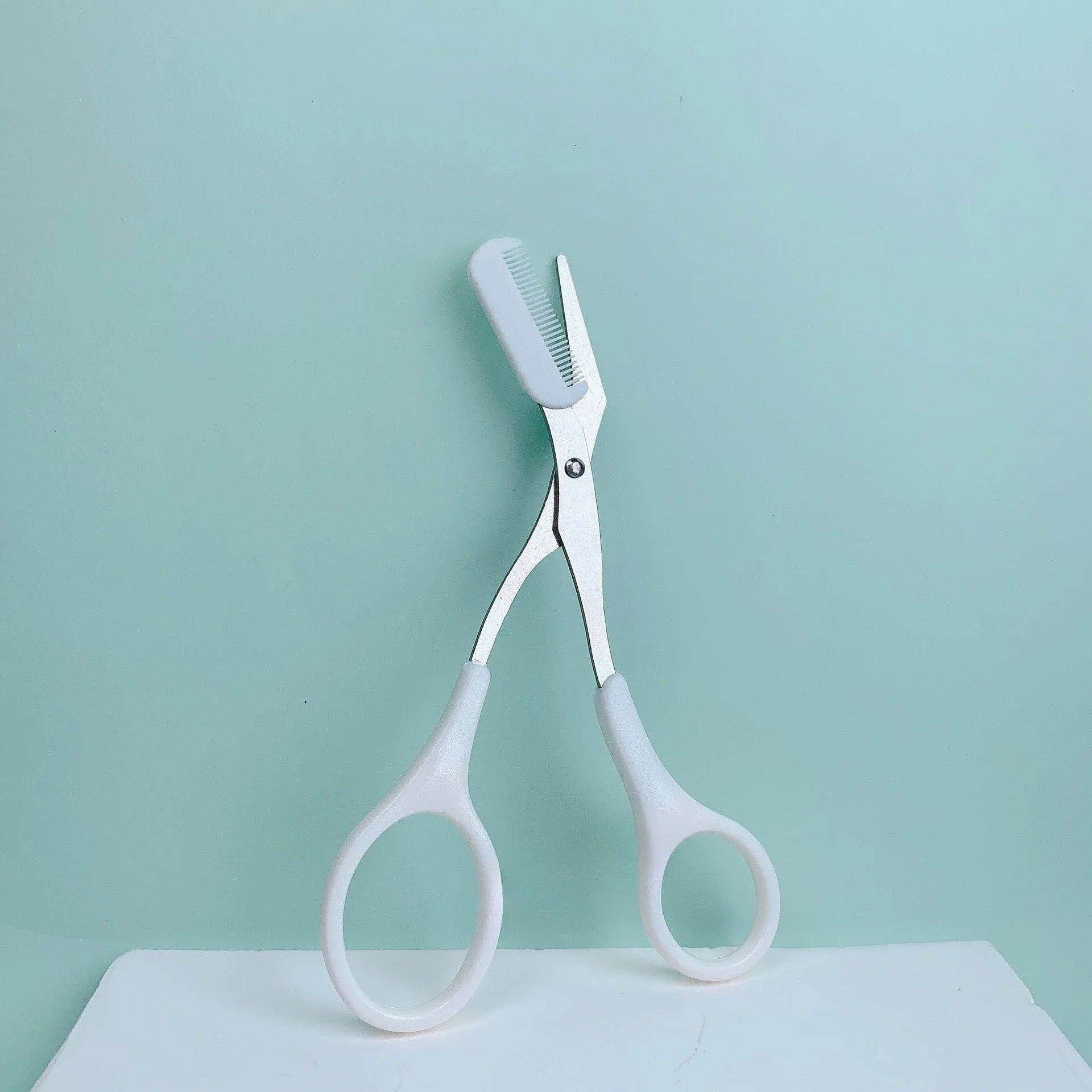 Pink Eyebrow Trimming Scissors Comb