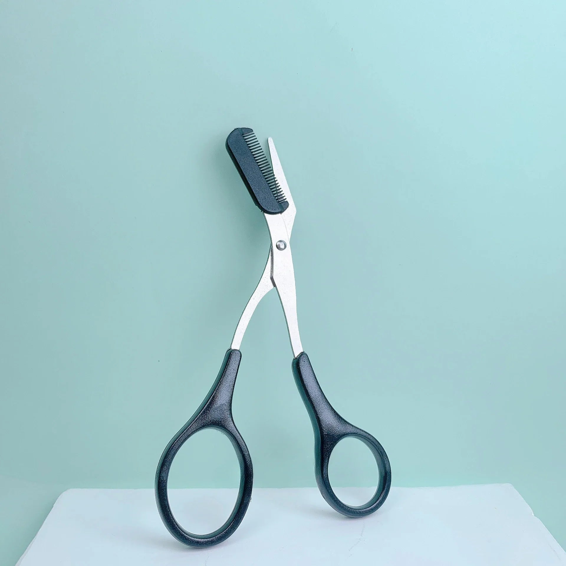 Pink Eyebrow Trimming Scissors Comb